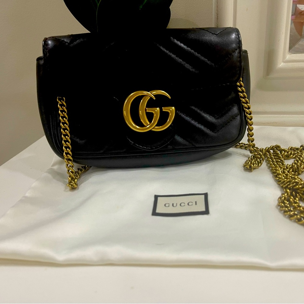 Original GUCCI used only 2 Times box and dust bag included ❤️💕